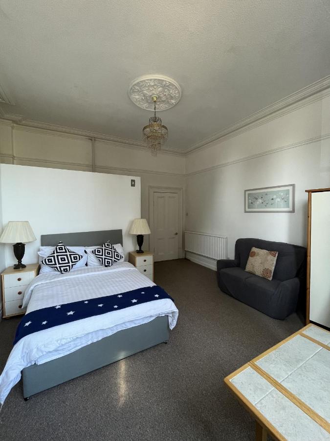 Ensuite Double Room, by Swansea University, Sketty, R2