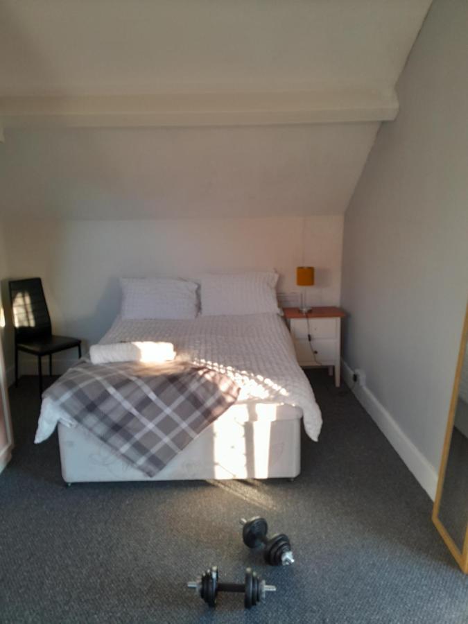 Budget Loft room, Shared guest house by University R10